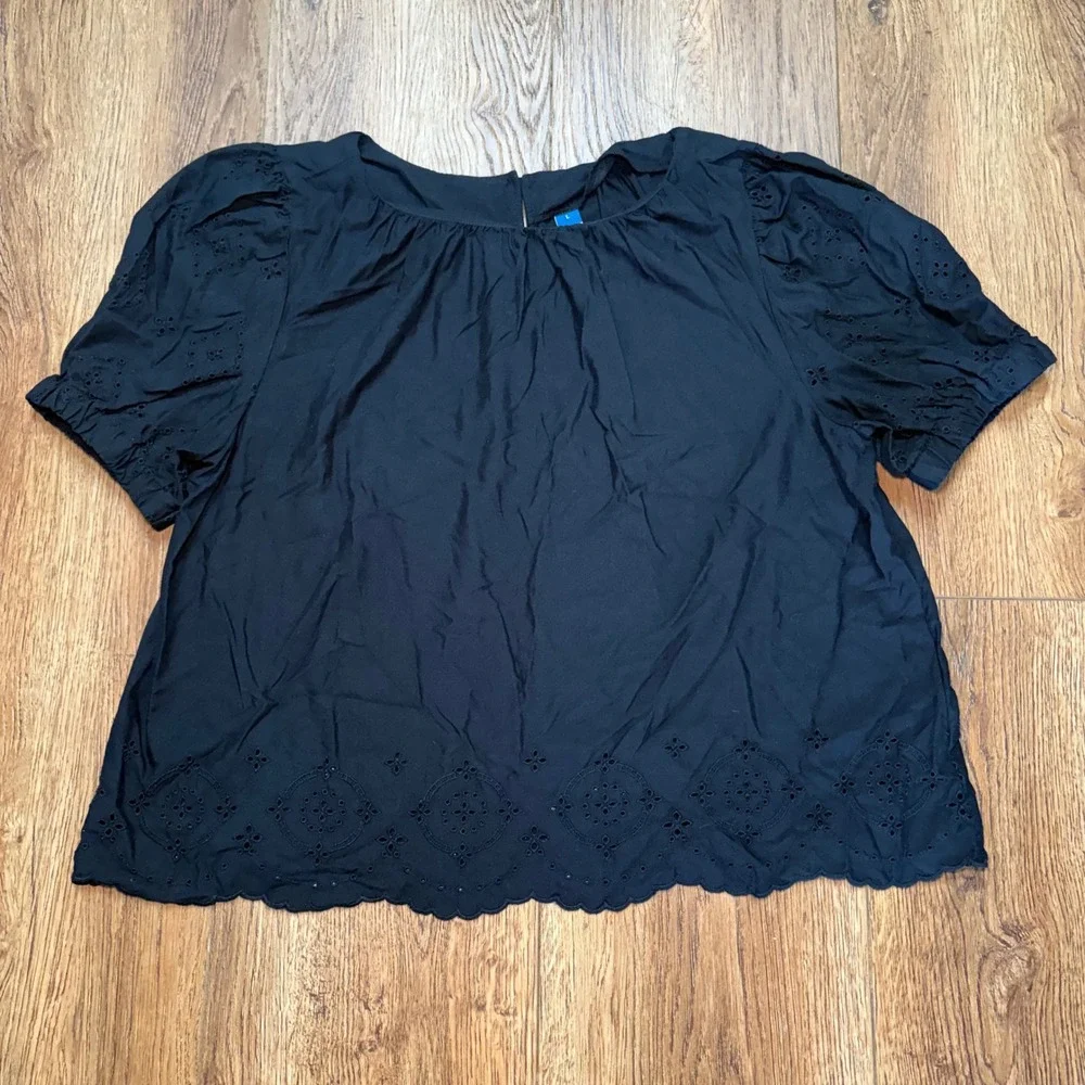 Old Navy Womens Large Black Eyelet Scallop Hem Puff Sleeve Blouse Top Feminine